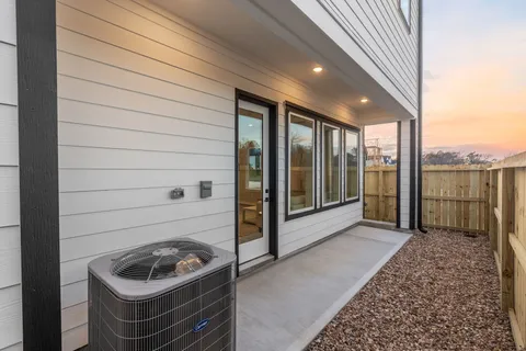 $354,900 | 5923 Wheatley Street, Houston, TX 77091