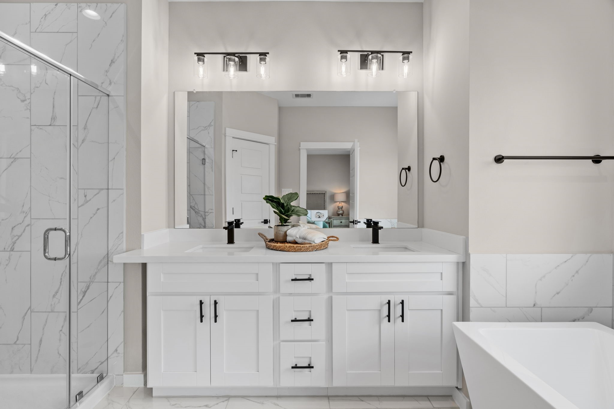 5923 Wheatley Street Houston, TX 77091 - Photo 5 of 44 Photos are of a different unit.