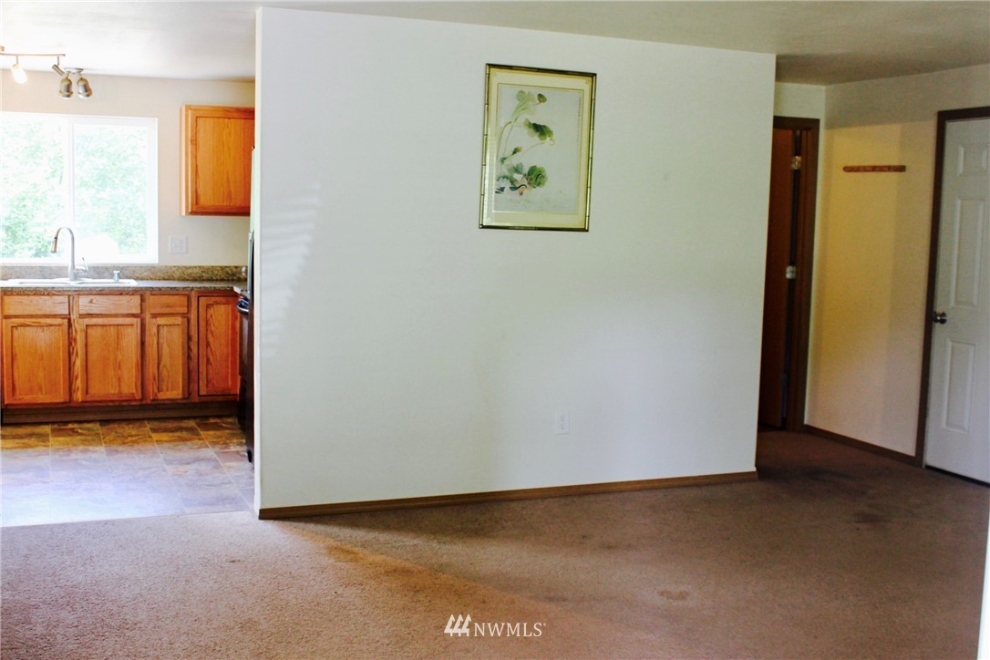 58 Hicklin Road Elma, WA 98541 - Photo 3 of 23 Gallery Image 3