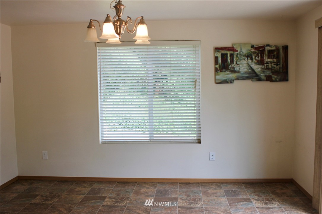 58 Hicklin Road Elma, WA 98541 - Photo 5 of 23 Gallery Image 5