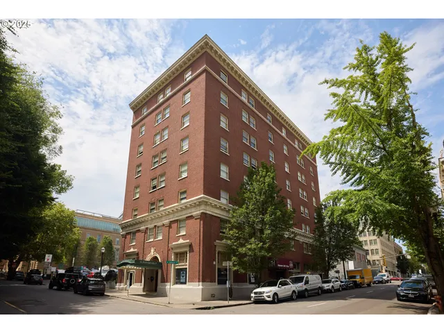 $174,000 | 1005 Southwest Park Avenue, Unit 703, Portland, OR 97205