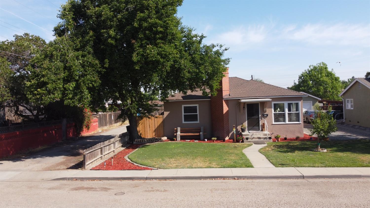 188 West Myrtle Avenue Reedley, CA 93654 - Photo 1 of 30 Gallery Image 1