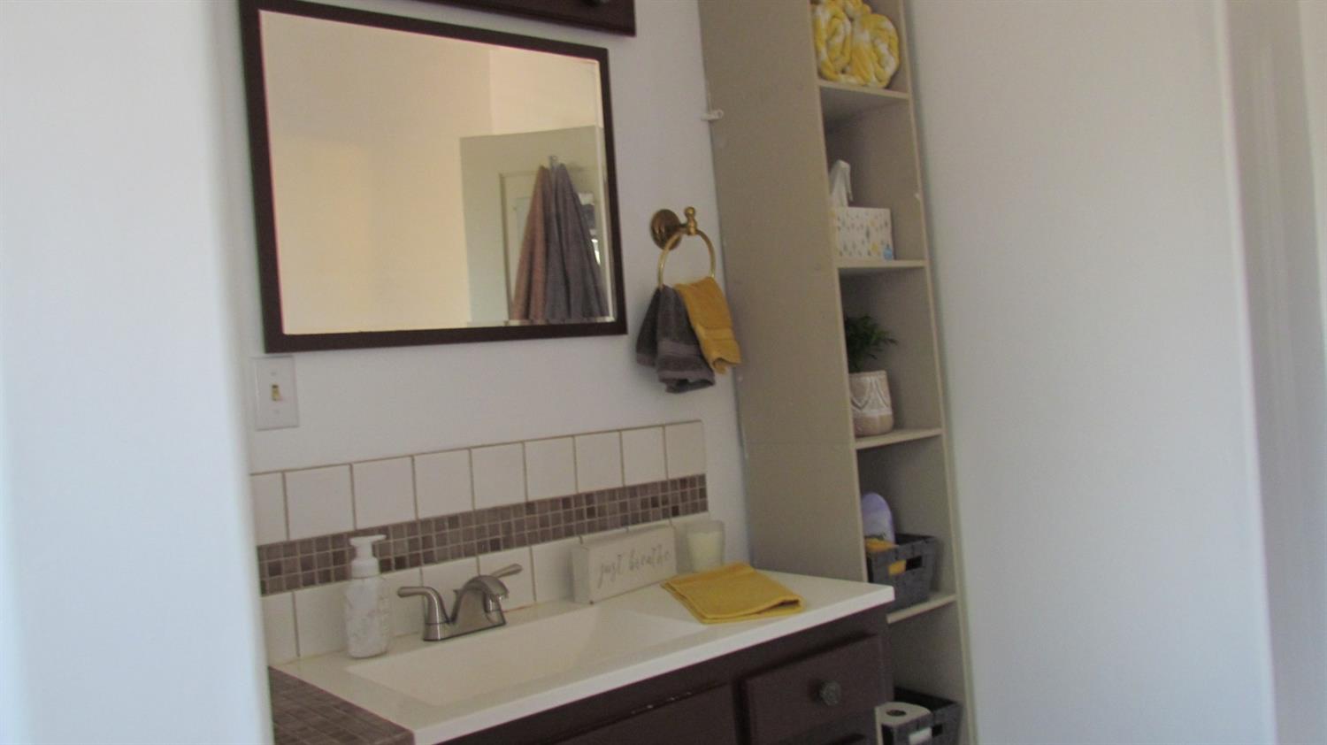 188 West Myrtle Avenue Reedley, CA 93654 - Photo 17 of 30 Gallery Image 17