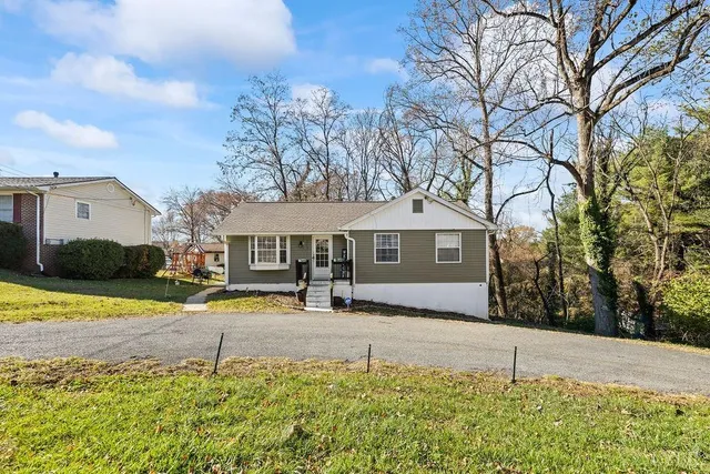 $279,000 | 1117 Long Meadows Drive, Lynchburg, VA 24502