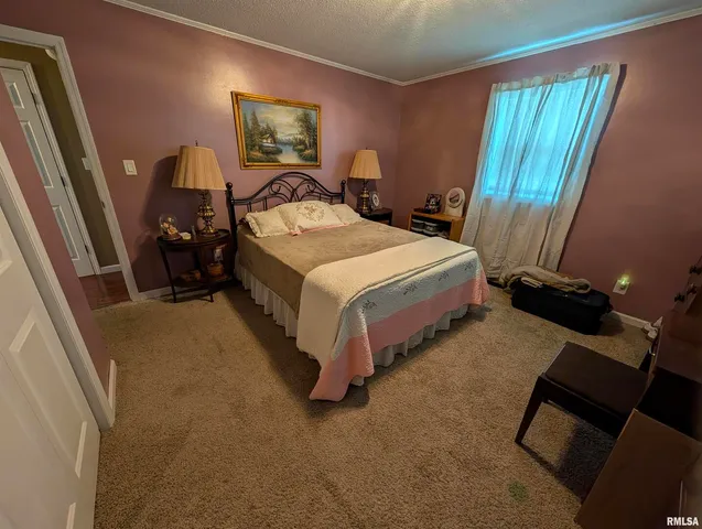 $189,900 | 425 Peak Road, Harrisburg, IL 62946