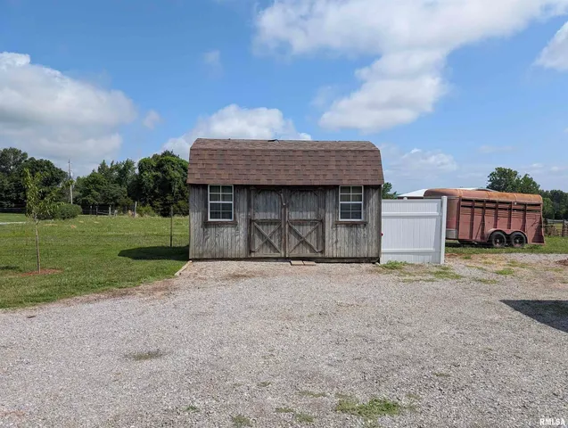 $189,900 | 425 Peak Road, Harrisburg, IL 62946