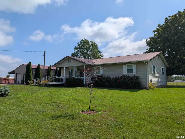 $189,900 | 425 Peak Road, Harrisburg, IL 62946