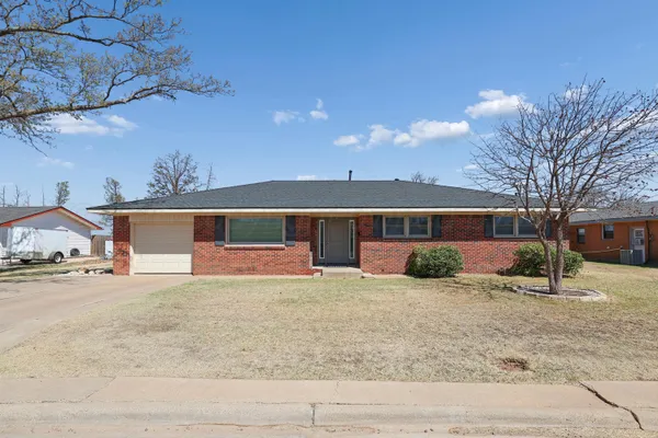 $314,500 | 43 Fannin Drive, Tulia, TX 79088