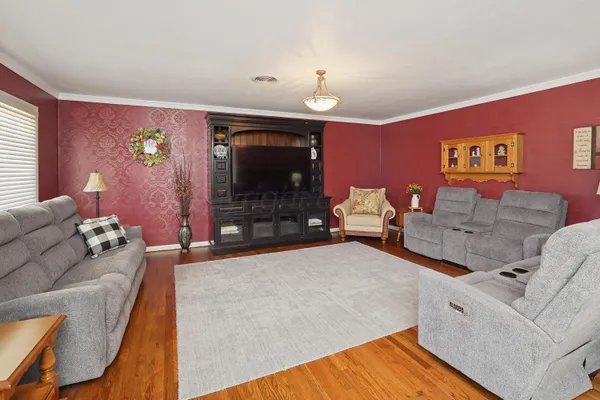 $314,500 | 43 Fannin Drive, Tulia, TX 79088