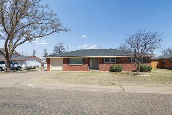 $314,500 | 43 Fannin Drive, Tulia, TX 79088