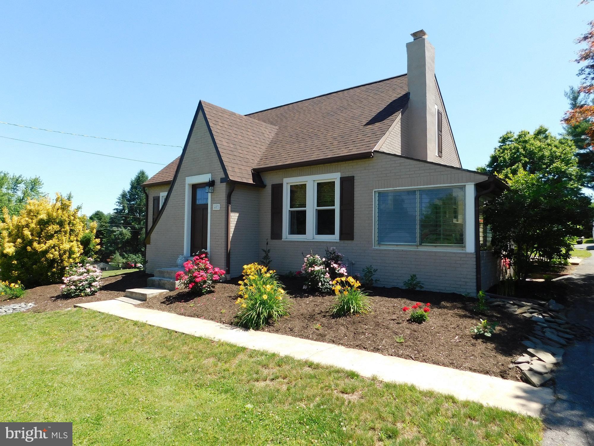 403 Lampeter Road Lancaster, PA 17602 - Photo 2 of 33 Front