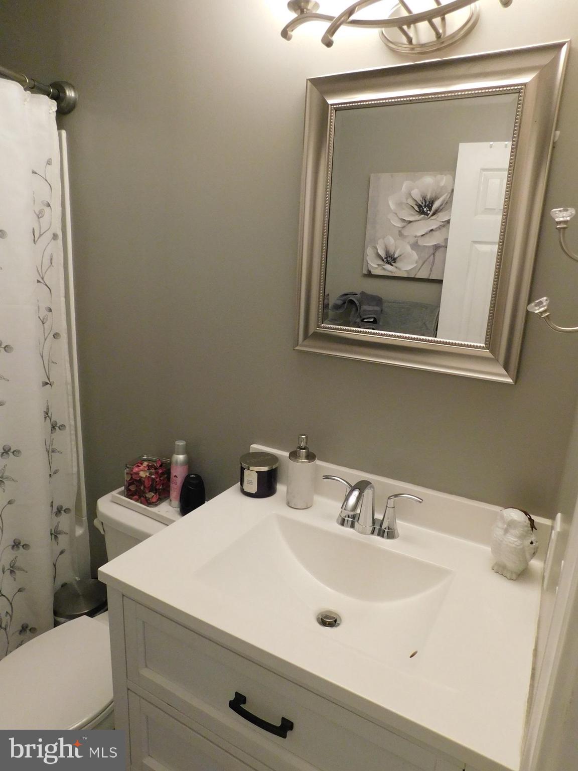 403 Lampeter Road Lancaster, PA 17602 - Photo 15 of 33 Full Bath