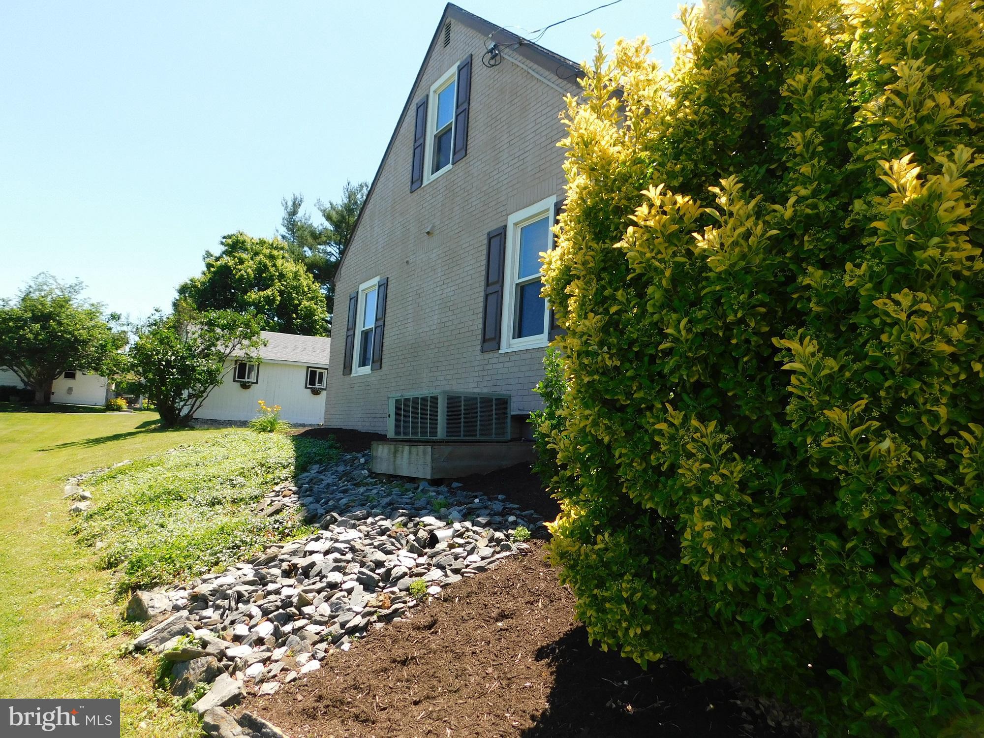 403 Lampeter Road Lancaster, PA 17602 - Photo 3 of 33 North Side