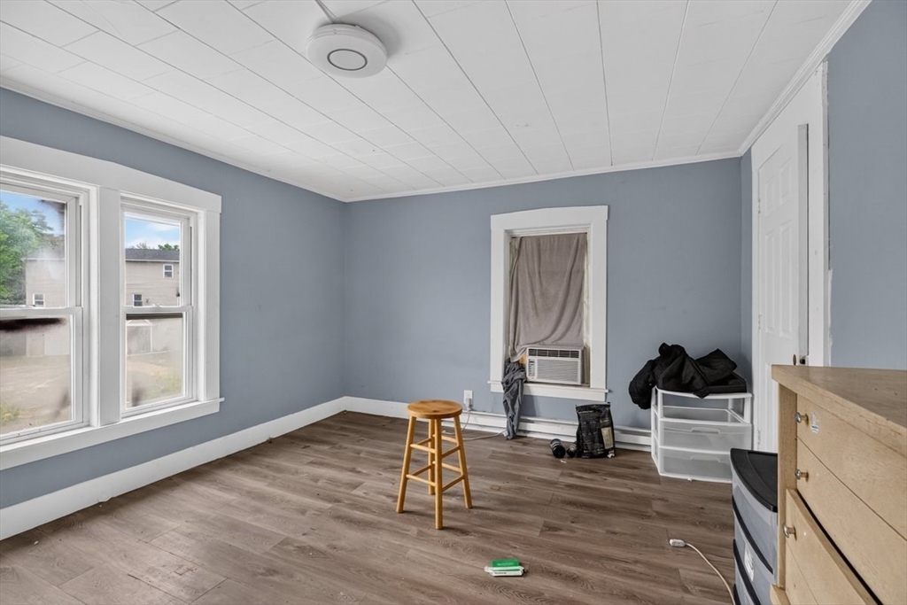 243 Central Street Springfield, MA 01105 - Photo 17 of 37