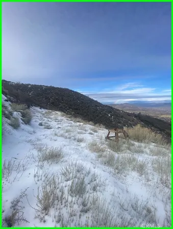 a view of outside area