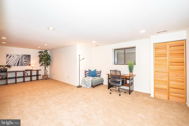 $380,000 | 20331 Gentle Way, Montgomery Village, MD 20886