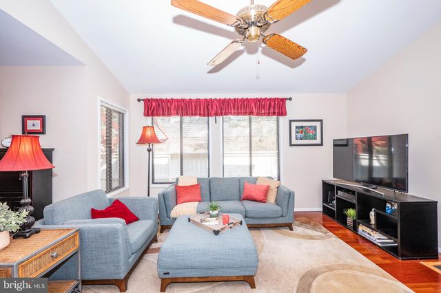 $380,000 | 20331 Gentle Way, Montgomery Village, MD 20886