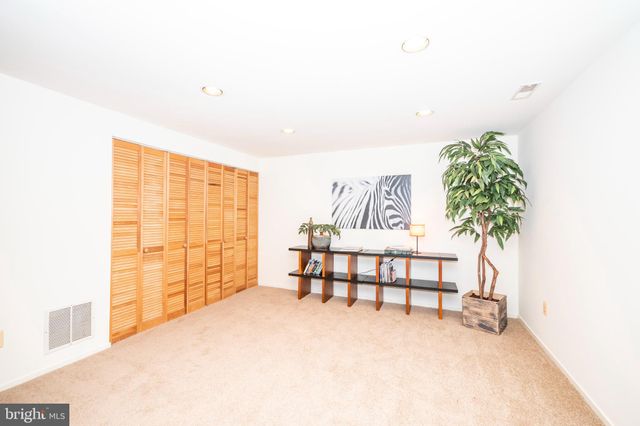 $380,000 | 20331 Gentle Way, Montgomery Village, MD 20886