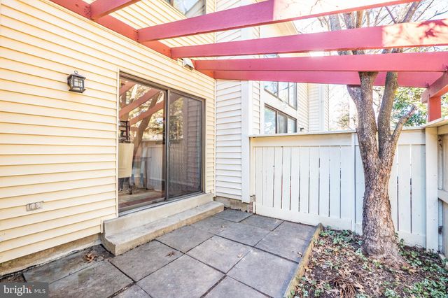 $380,000 | 20331 Gentle Way, Montgomery Village, MD 20886