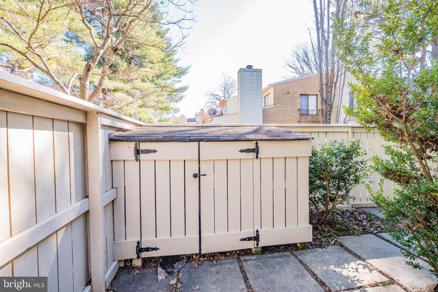 $380,000 | 20331 Gentle Way, Montgomery Village, MD 20886