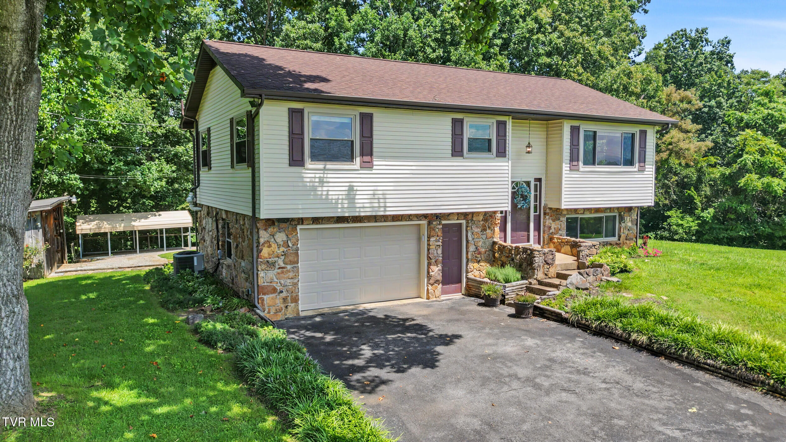 1695 Jim Fox Road Greeneville, TN 37743 - Photo 7 of 52 2_dji_0126