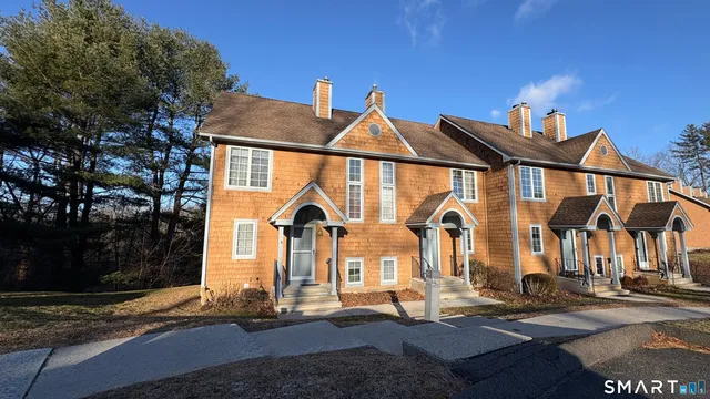 $245,000 | 26 Julia Court, Unit 26, East Windsor, CT 06016