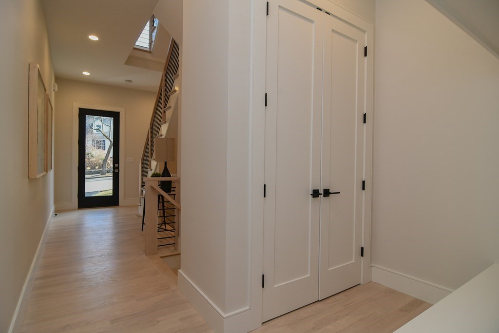 18 Cragmore Road, Unit 1 Newton, MA 02464 - Photo 13 of 31