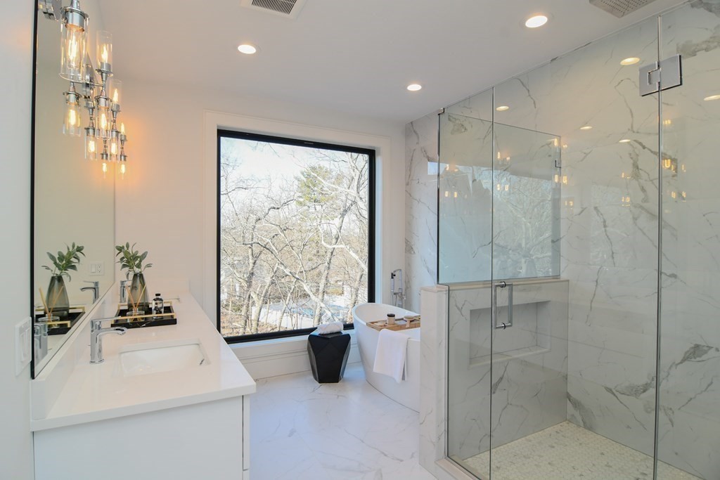 18 Cragmore Road, Unit 1 Newton, MA 02464 - Photo 22 of 31