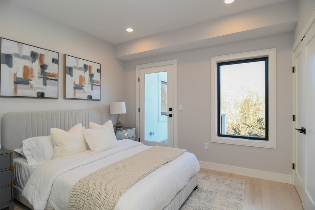 18 Cragmore Road, Unit 1 Newton, MA 02464 - Photo 24 of 31