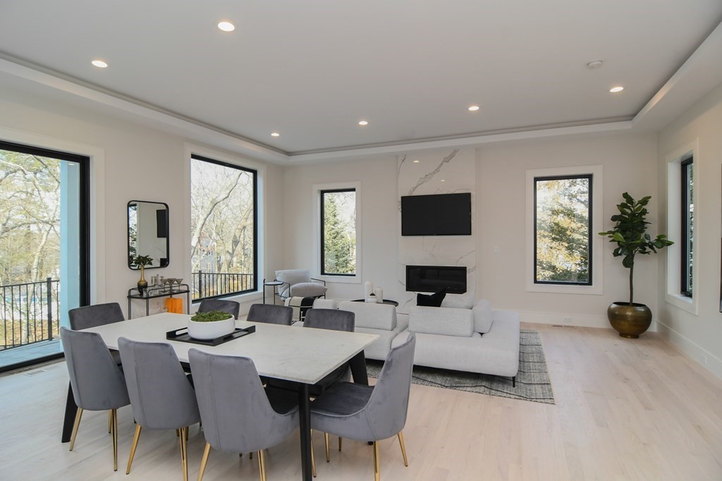 18 Cragmore Road, Unit 1 Newton, MA 02464 - Photo 7 of 31