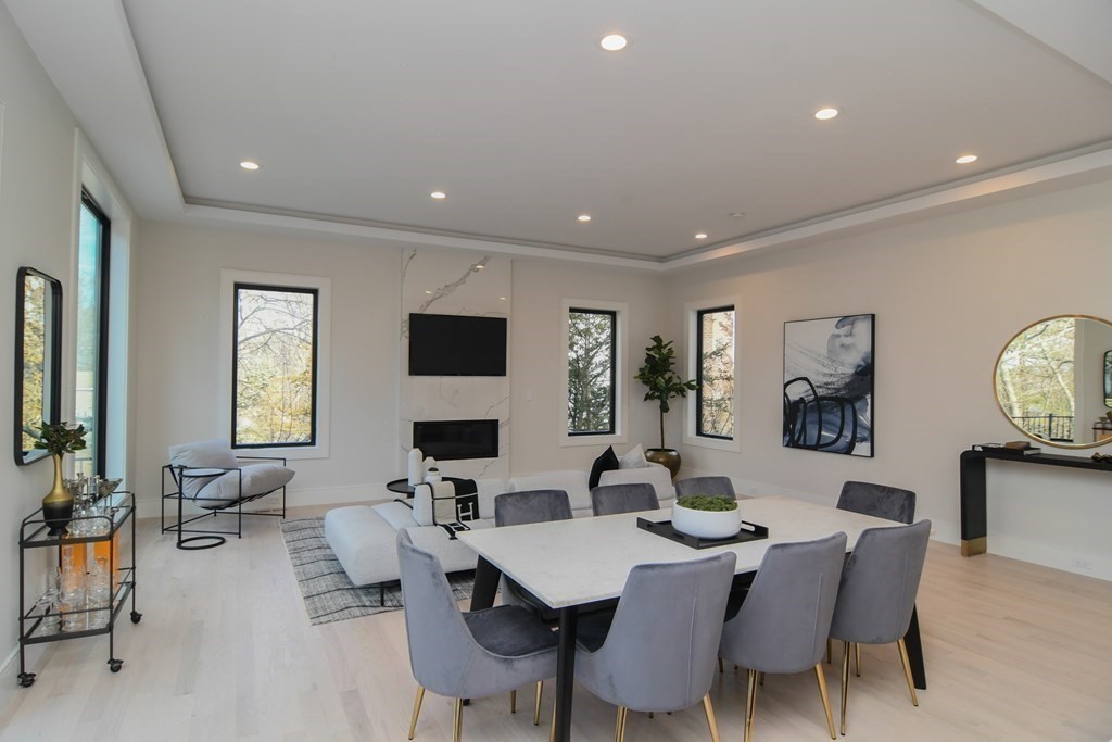 18 Cragmore Road, Unit 1 Newton, MA 02464 - Photo 10 of 31