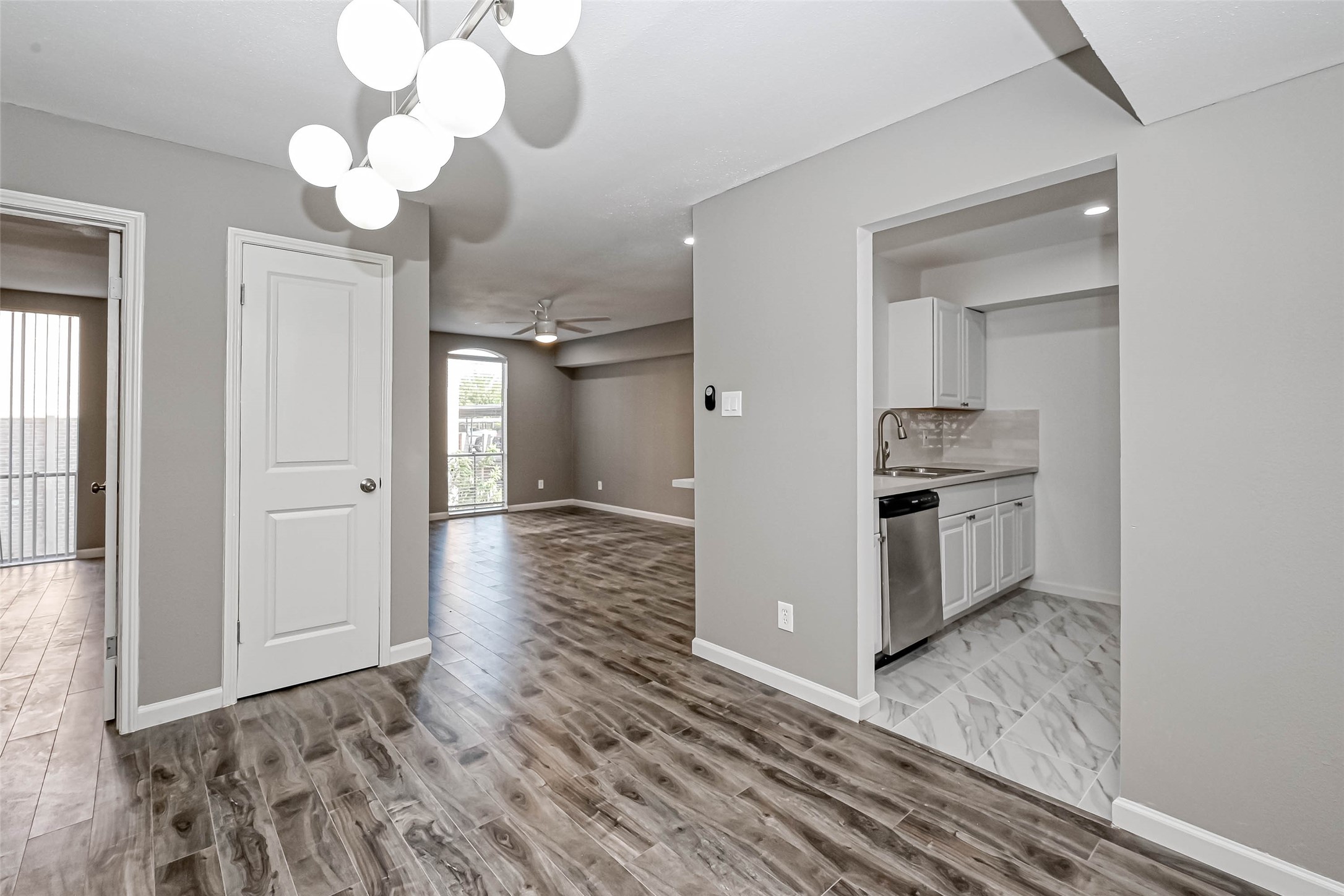 4645 Wild Indigo Street, Unit 375 Houston, TX 77027 - Photo 14 of 27 a view interior of the house and wooden floor