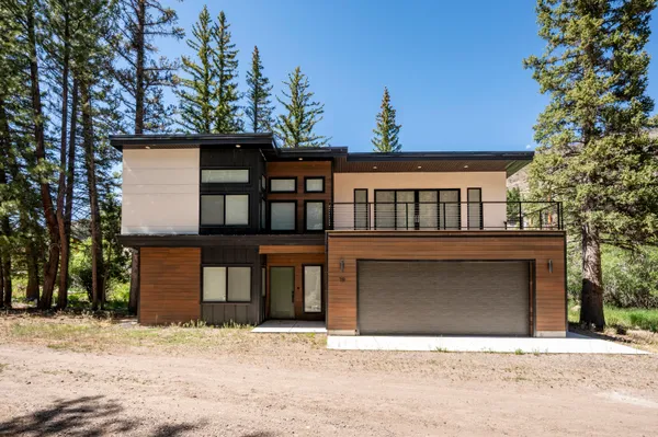 $1,249,000 | 945 Clear Creek Canyon Road, Panguitch, UT 84759