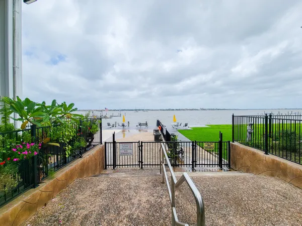 $1,100 | 3535 NASA Road 1, Unit 78, Seabrook, TX 77586