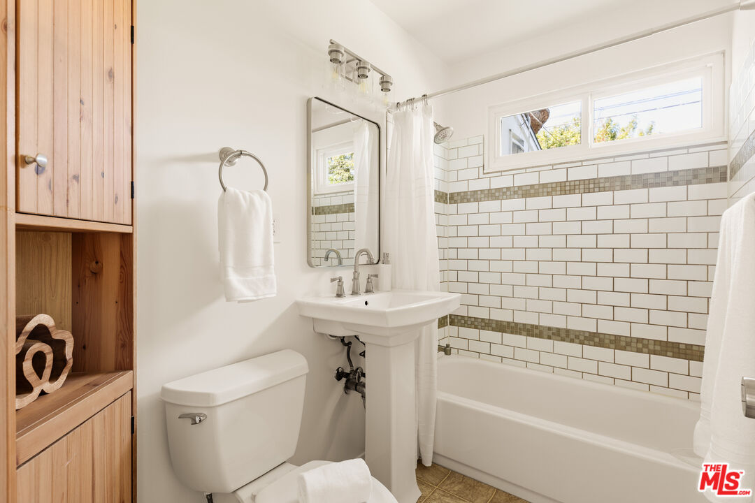 7931 Reading Avenue Los Angeles, CA 90045 - Photo 13 of 16