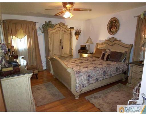 47 Jeffery Road Colonia, NJ 07067 - Photo 8 of 18 Gallery Image 8