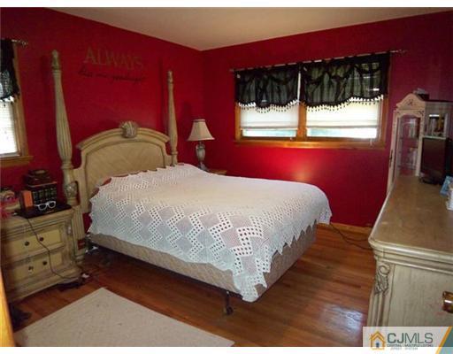 47 Jeffery Road Colonia, NJ 07067 - Photo 9 of 18 Gallery Image 9