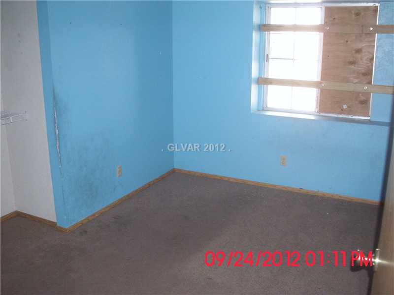 528 East Rolly Street Henderson, NV 89011 - Photo 5 of 8 Bedroom.