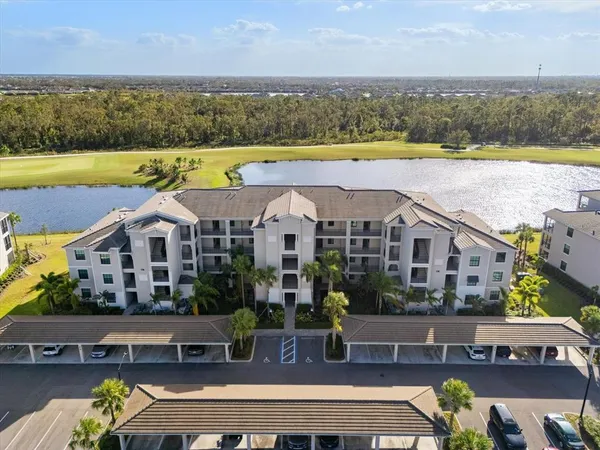 $1,950 | 17704 Gawthrop Drive, Unit 207, Bradenton, FL 34211
