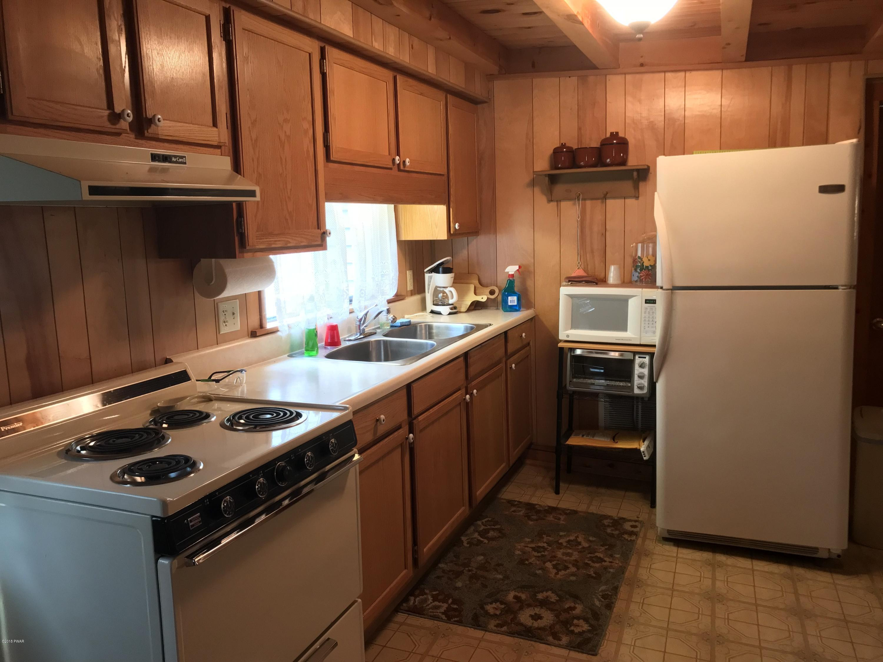 59 Sterling Road Newfoundland, PA 18445 - Photo 3 of 23 Kitchen