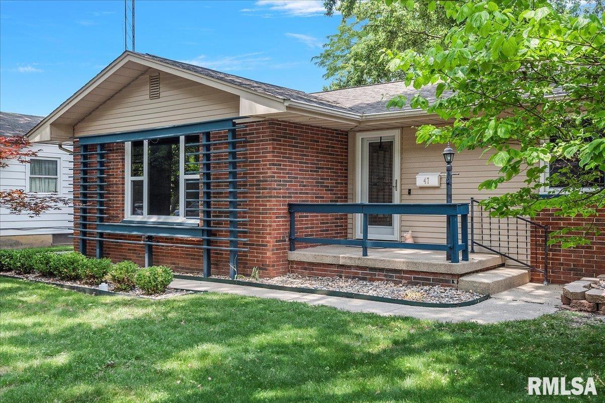 47 Villanova Drive Springfield, IL 62703 - Photo 2 of 34