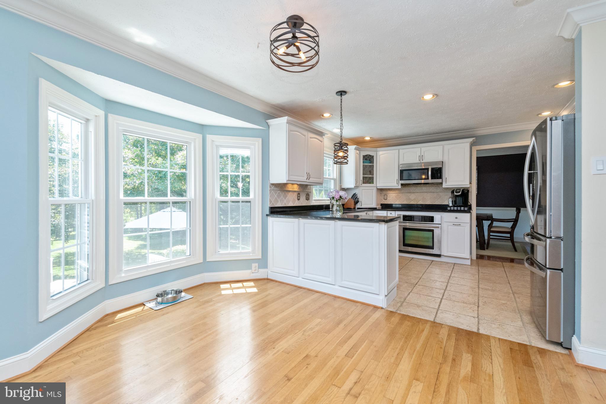 10265 Wetherburn Road Ellicott City, MD 21042 - Photo 4 of 28 Bright & Sunny breakfast area