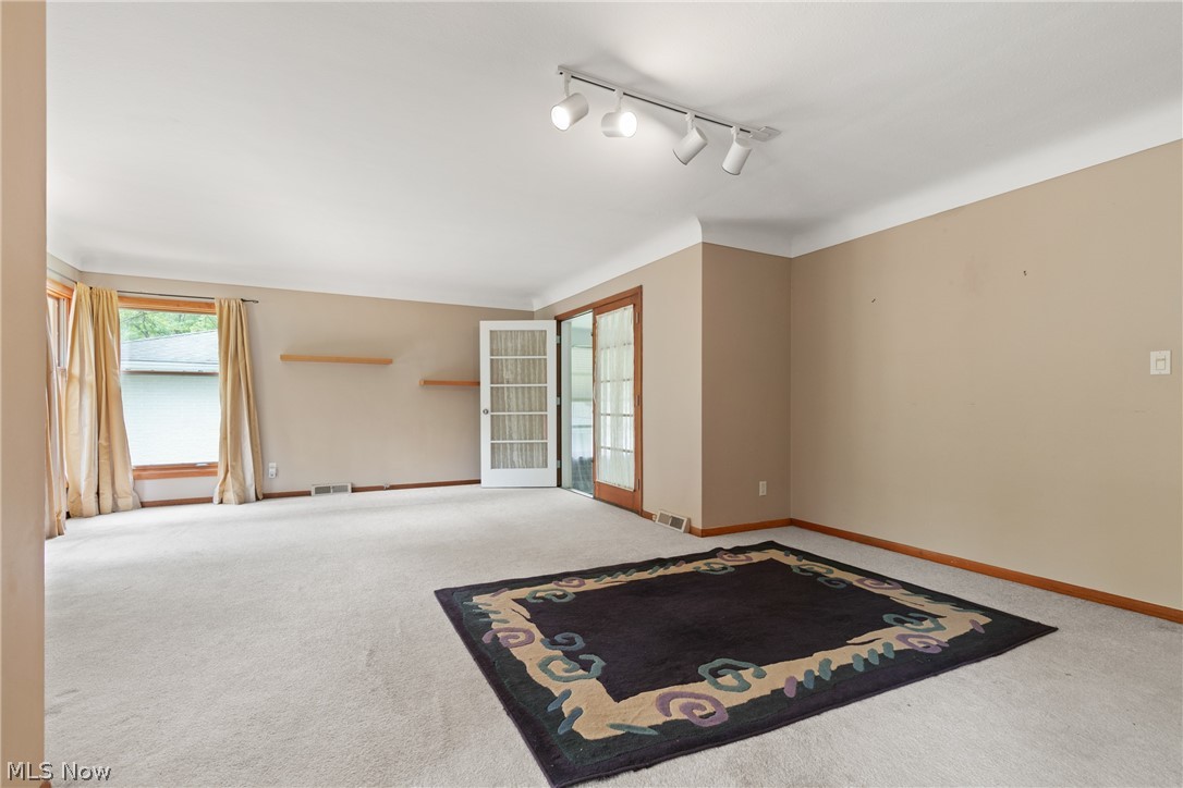 25126 Edgemont Road Richmond Heights, OH 44143 - Photo 3 of 23
