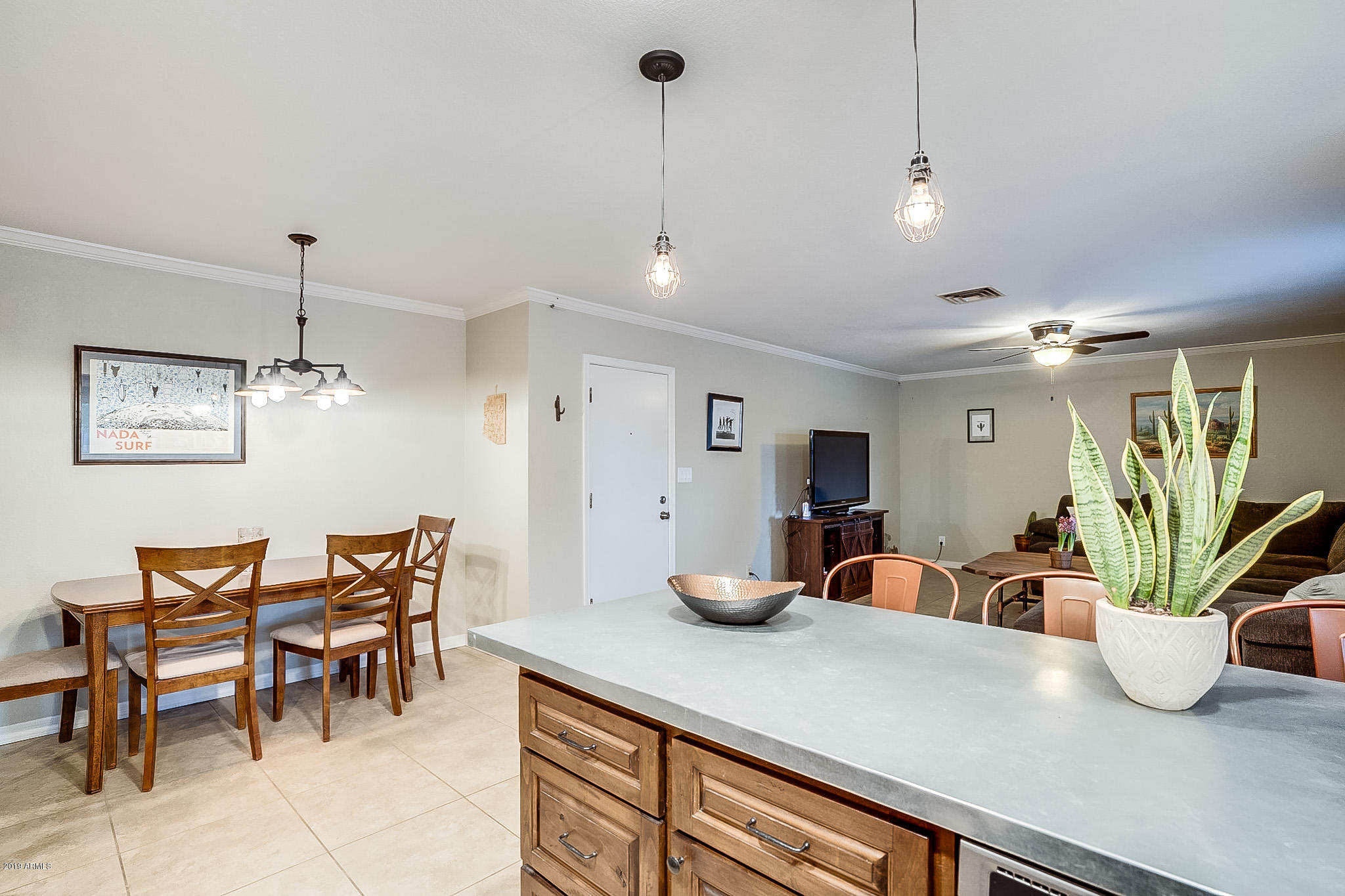 976 East Gunstock Road Chandler, AZ 85286 - Photo 13 of 63 Nice lighting