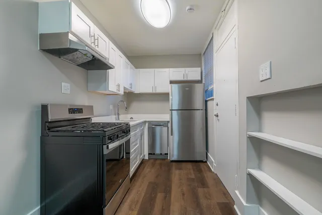 $1,800 | 7418 North Damen Avenue, Unit 3, Chicago, IL 60645