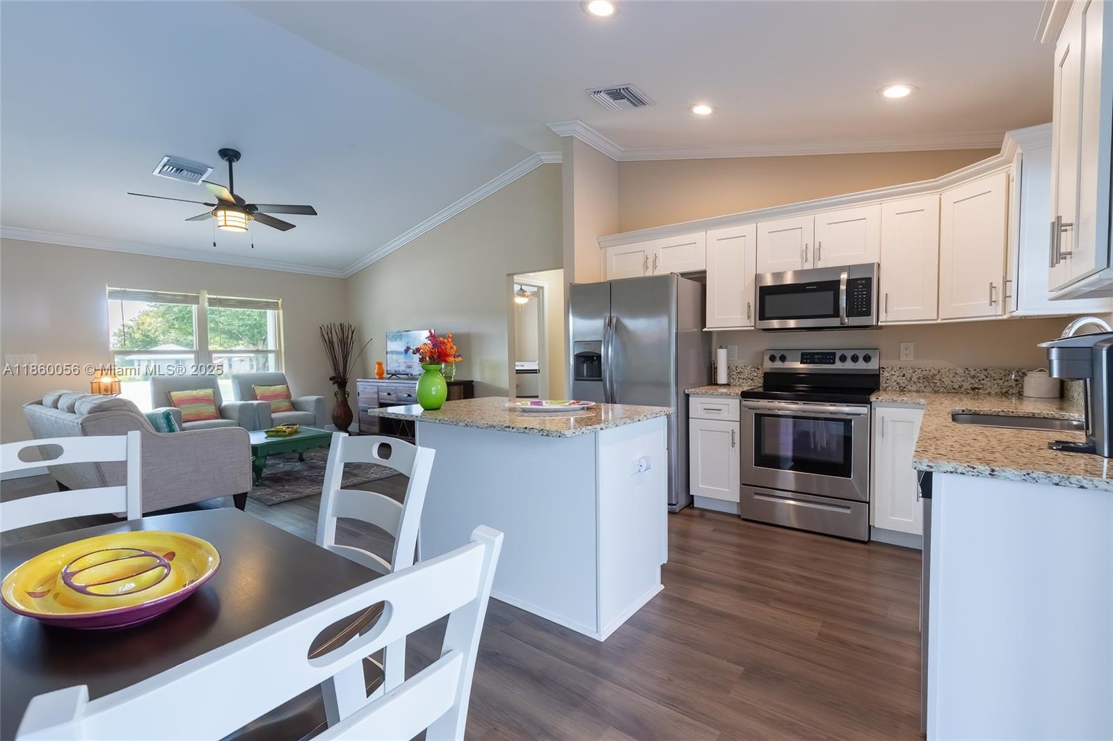 36 Lakeside Trail Lake Placid, FL 33852 - Photo 15 of 48