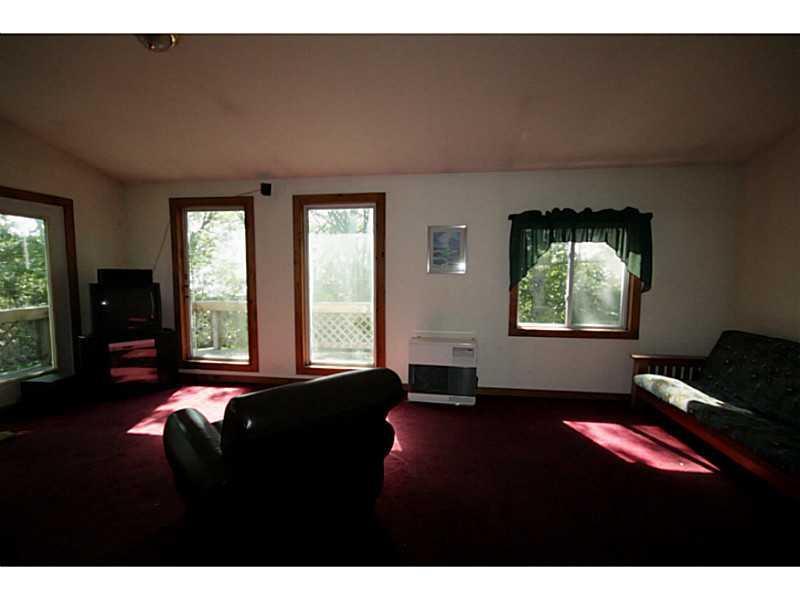 39 Summit Road Boothbay Harbor, ME 04538 - Photo 6 of 18 Living Room.