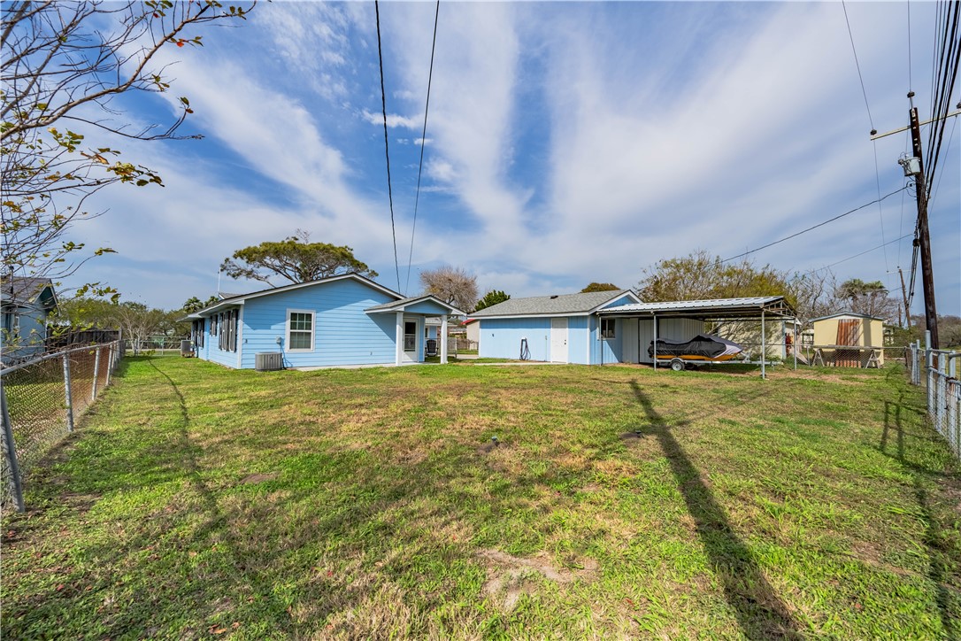 464 Sunset Ingleside, TX 78362 - Photo 29 of 35 a bathroom with a sink and a yard