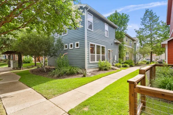 $3,000 | 1601 Miriam Avenue, Unit 202, Austin, TX 78702
