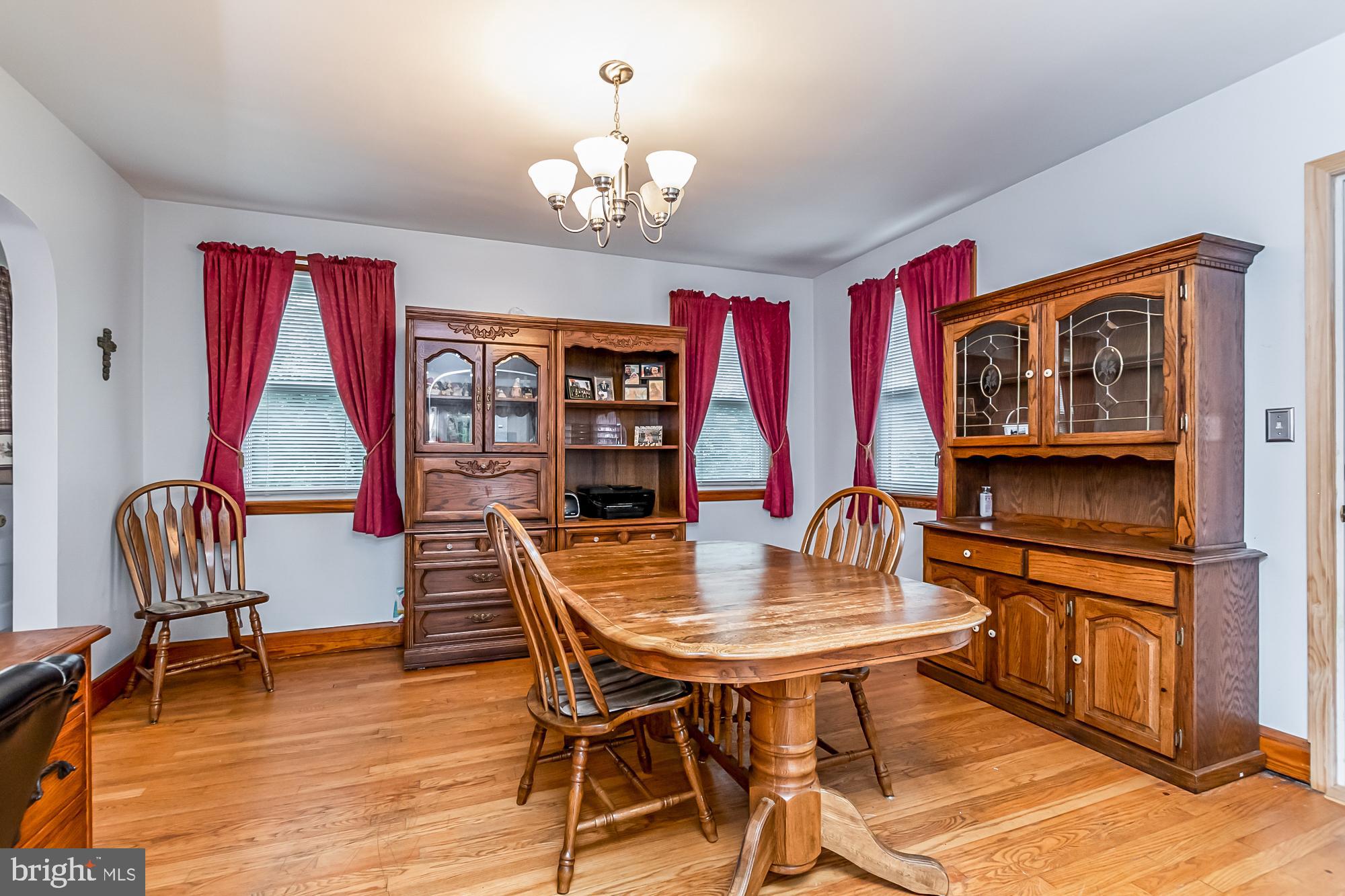 2902 Willoughby Road Baltimore, MD 21234 - Photo 7 of 35 Dining Room